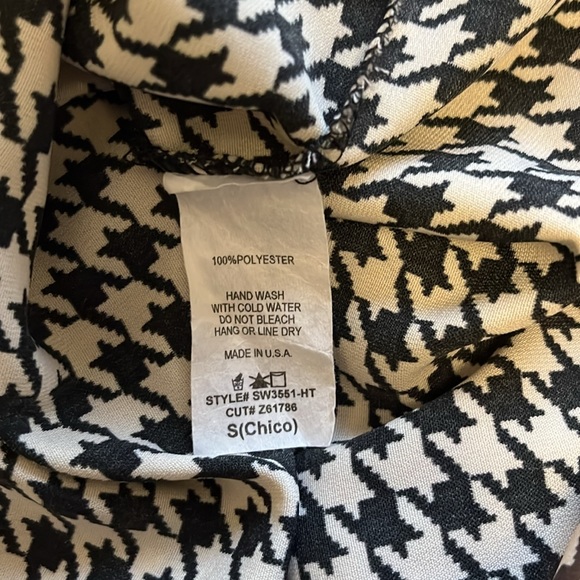 Yahada Black and Cream Houndstooth blouse with bow on back - Picture 6 of 6